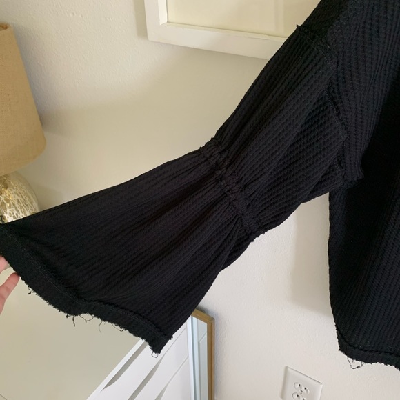 Free people | we the free black balloon sleeve distressed top 🥀 - Picture 13 of 15